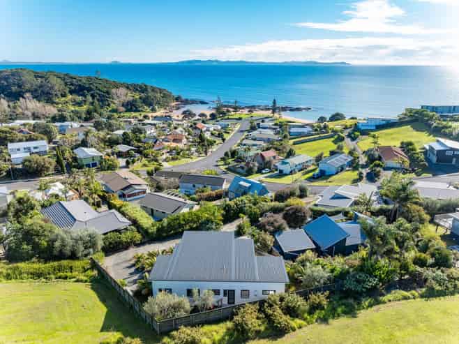7 Dudley Crescent, Cable Bay