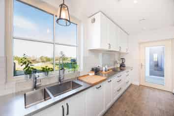 18 Heatherlie Road, Colyton
