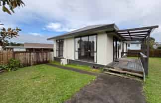 2/29 Devonshire Road, Unsworth Heights
