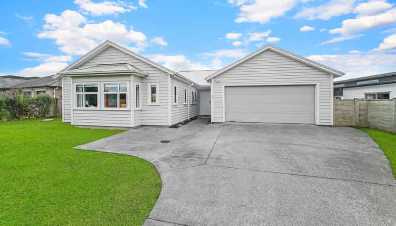 8 Leebank Crescent, Riverhead