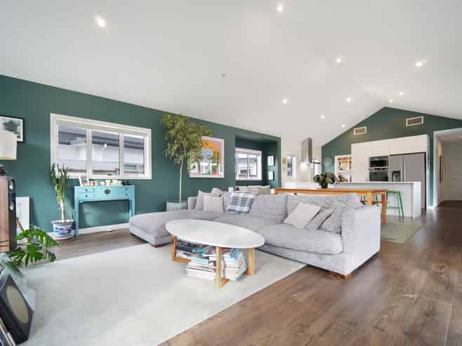 8 Leebank Crescent, Riverhead