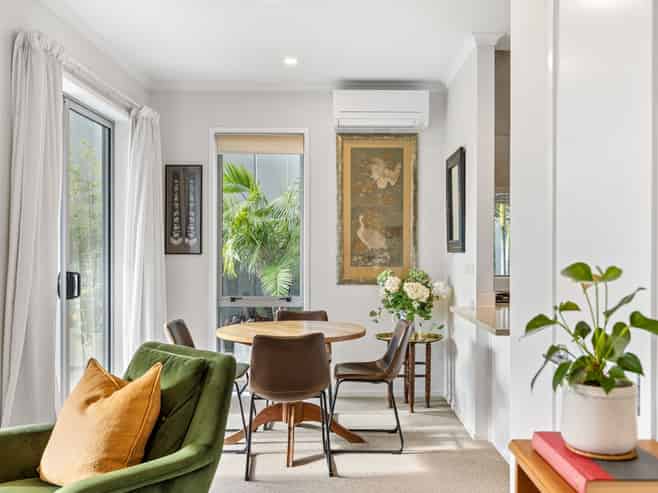 2/110 Hobsonville Point Road, Hobsonville