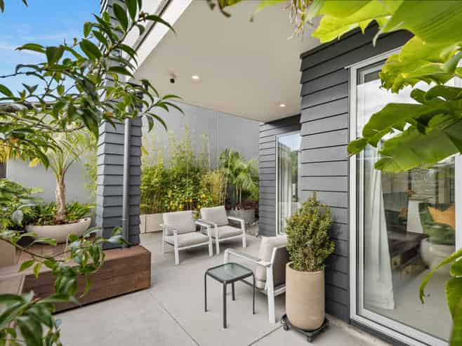 2/110 Hobsonville Point Road, Hobsonville