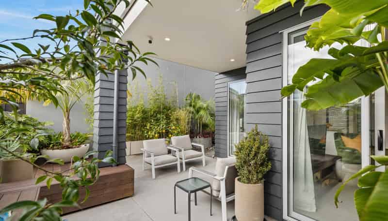 2/110 Hobsonville Point Road, Hobsonville