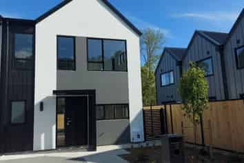10 Raeble Walkington Lane, Wallaceville