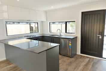 10 Raeble Walkington Lane, Wallaceville