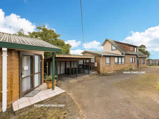 758 East Coast Road, Oteha