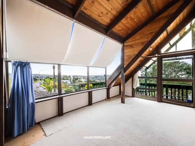 758 East Coast Road, Oteha