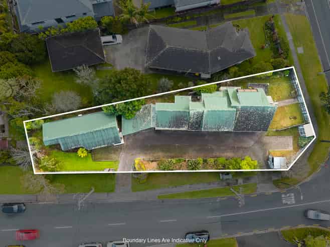 758 East Coast Road, Oteha