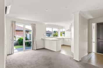 28 Sterling Park, Lytton West