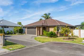 28 Sterling Park, Lytton West