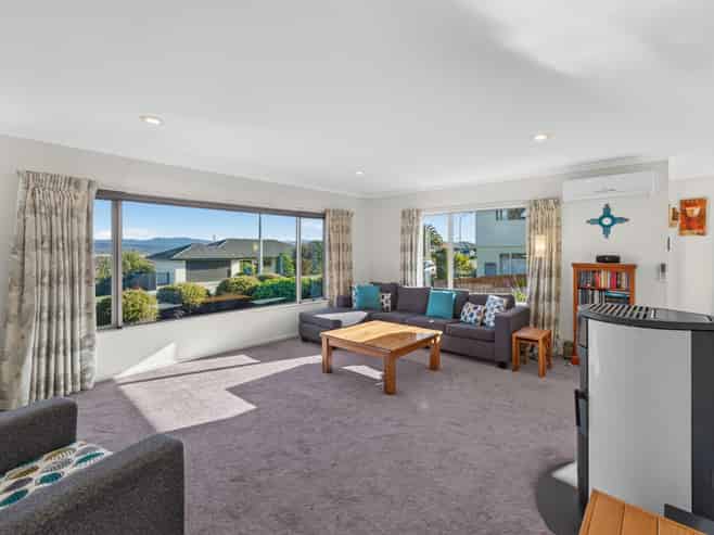 31 Olympus Way, Richmond