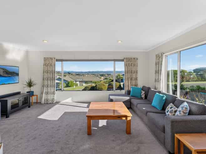 31 Olympus Way, Richmond
