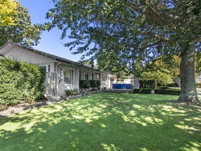 1560 Cambridge Road, Cambridge