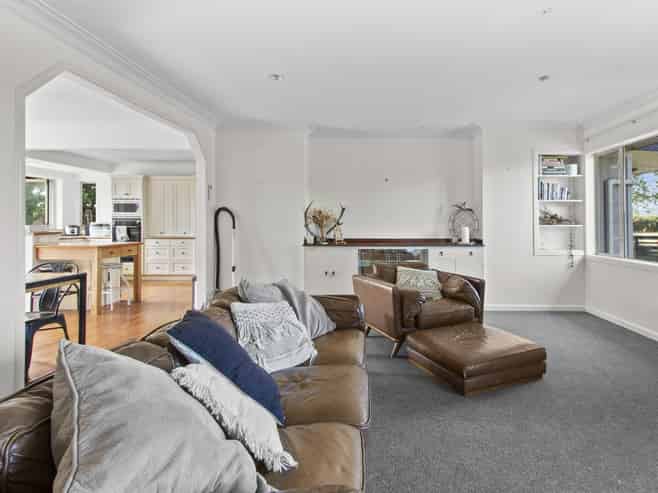 1560 Cambridge Road, Cambridge