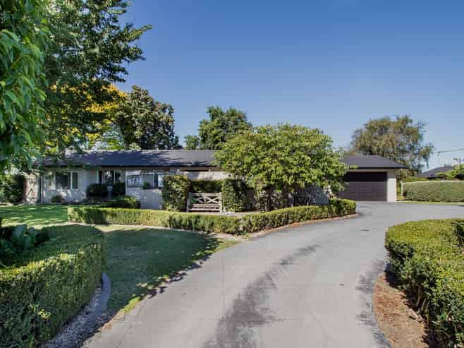 1560 Cambridge Road, Cambridge