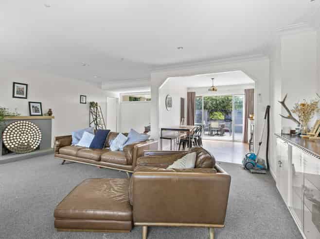 1560 Cambridge Road, Cambridge