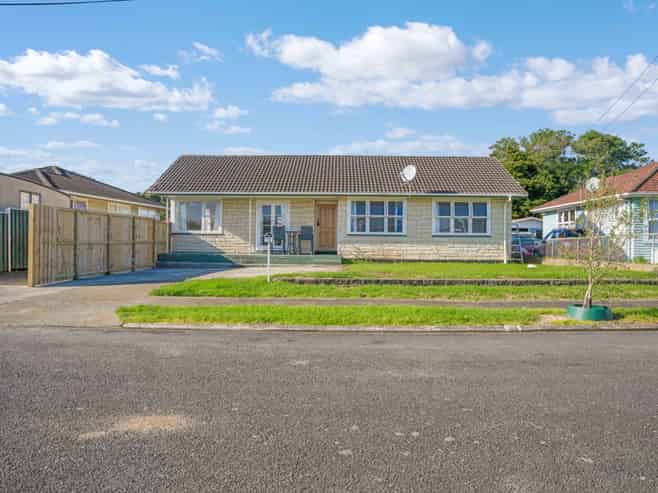16 Cullinan Avenue, Mangere