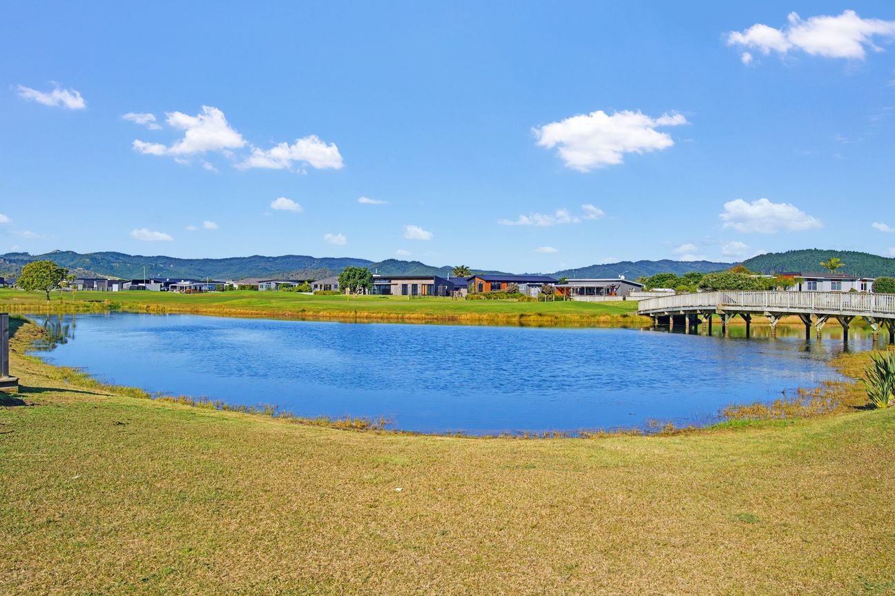 Peaceful Lakefront Section | Walk to Beach & Golf - Vista 4