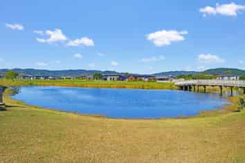 102 The Fairway, Matarangi