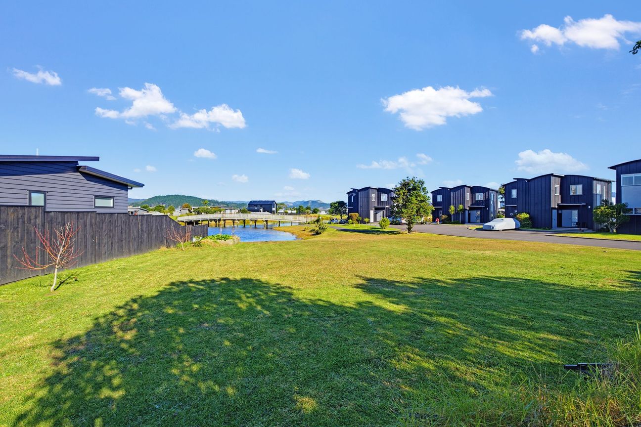 Peaceful Lakefront Section | Walk to Beach & Golf - Altro
