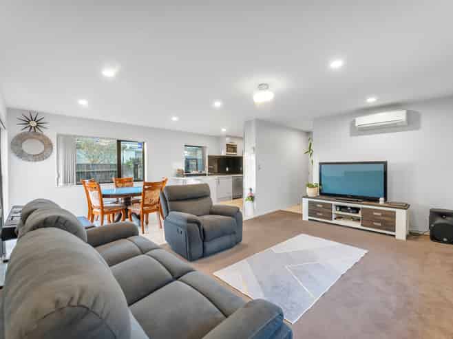 69a Solar Road, Glen Eden