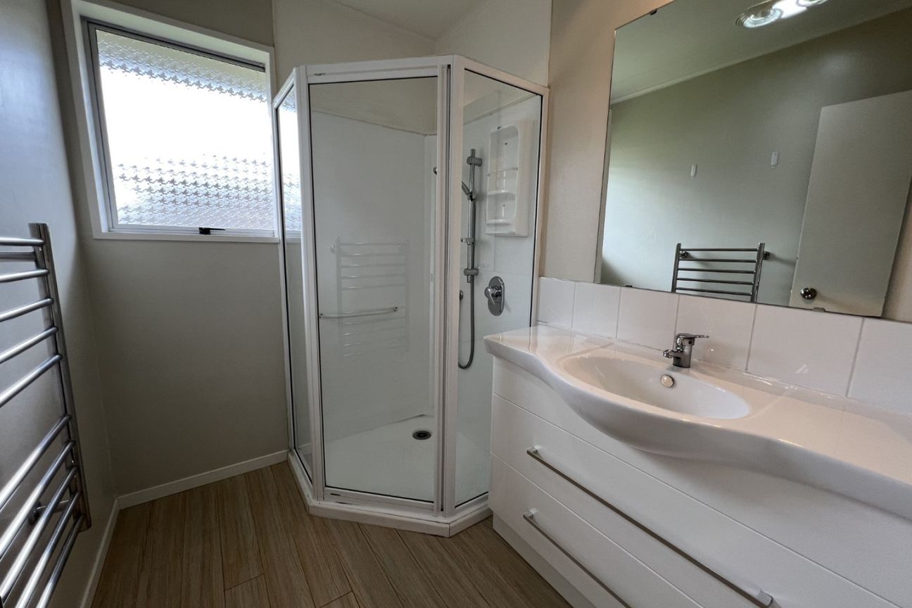 TWO BEDROOMS, TERRACE END - Mehr