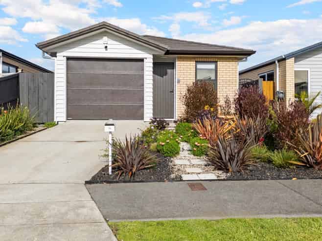 16 Farmland Road, Papakura