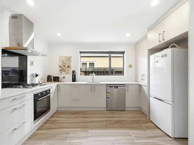 16 Farmland Road, Papakura