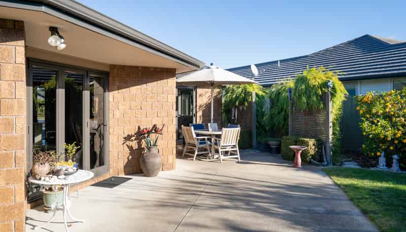 24 Tulip Drive, Cambridge
