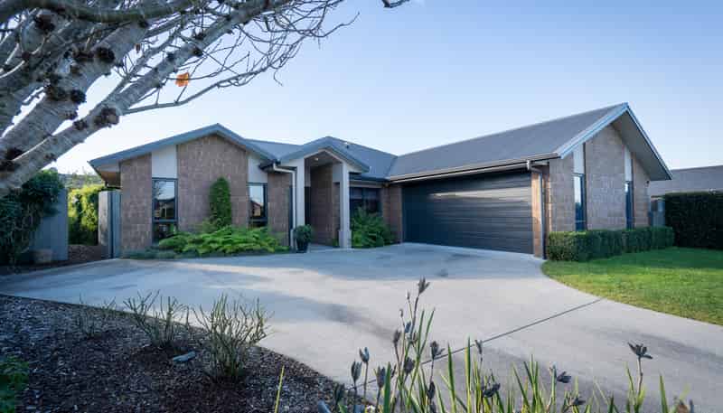 24 Tulip Drive, Cambridge