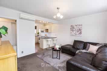 4/652 Fergusson Drive, Trentham