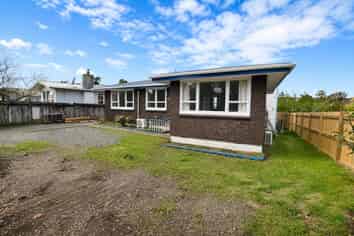  35 Riverpark Crescent, Henderson