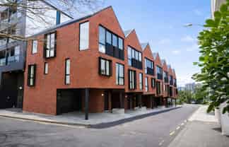 5/4 Madeira Lane, Grafton