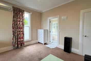 Room 3/ 51 Royal Terrace, Dunedin Central