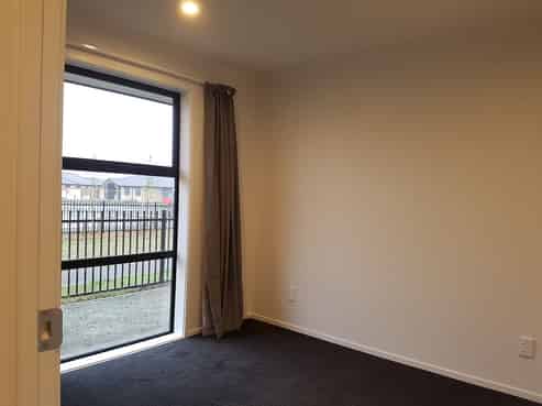 28 Mary Carpenter Avenue, Hei Hei