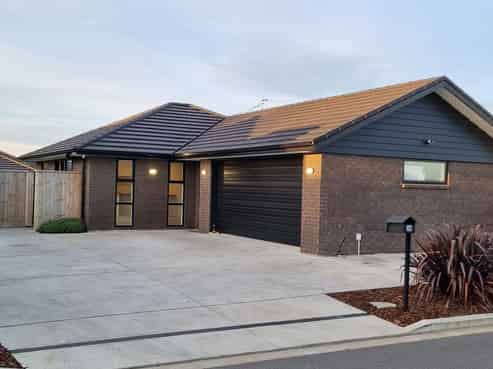 28 Mary Carpenter Avenue, Hei Hei