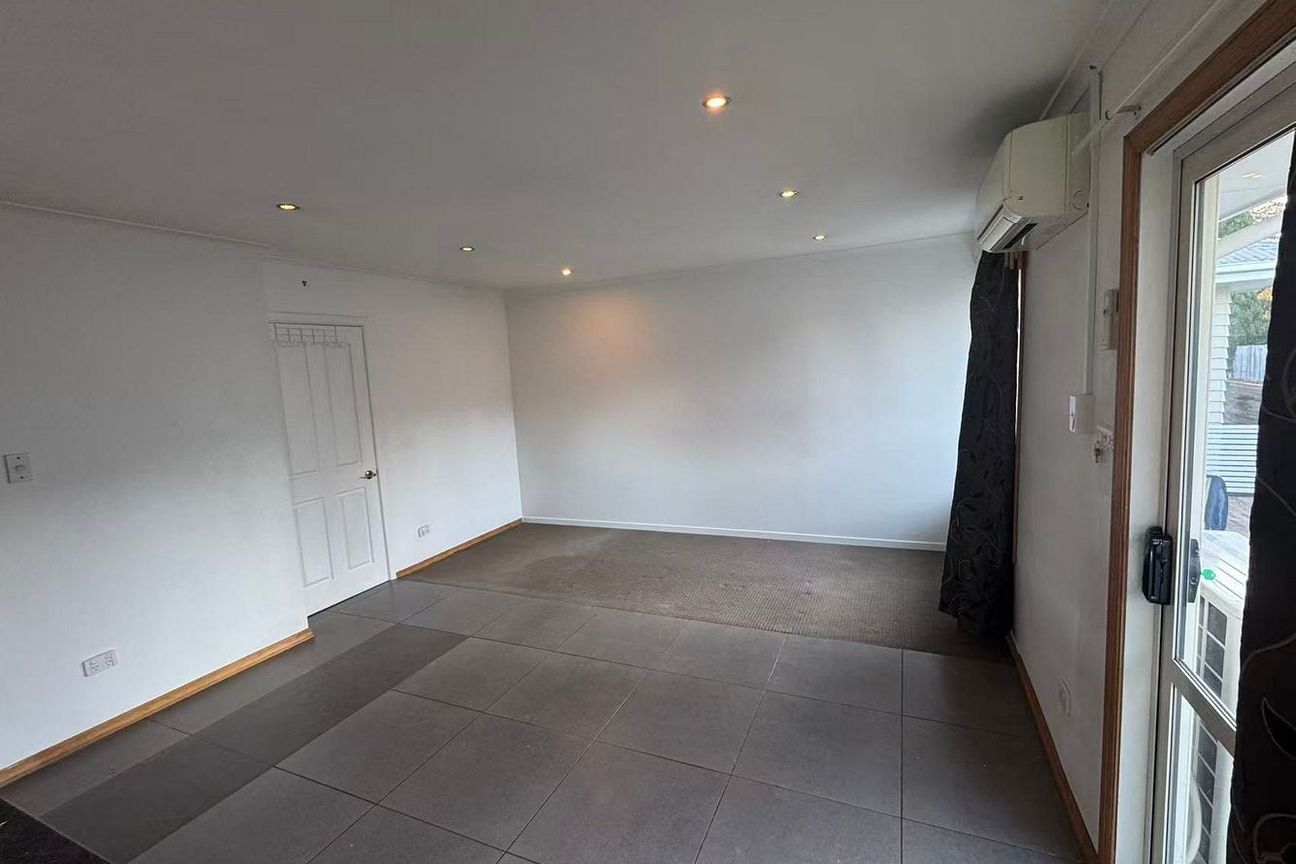 5 bedroom 2 bath house - very close to UC! – pohled 3