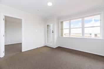 C/3  Laburnum Road, New Windsor