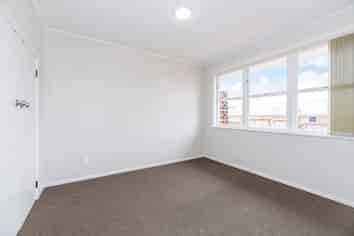 C/3  Laburnum Road, New Windsor