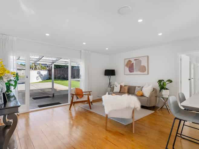 8 Surat Place, Glen Eden