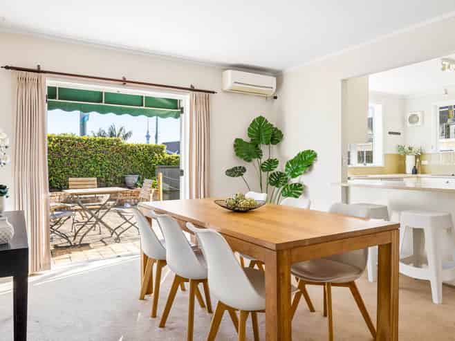 2A Canterbury Place, Parnell