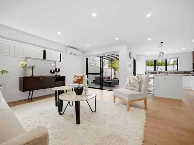 17A Winhall Rise, Remuera