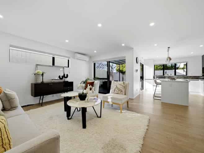 17A Winhall Rise, Remuera