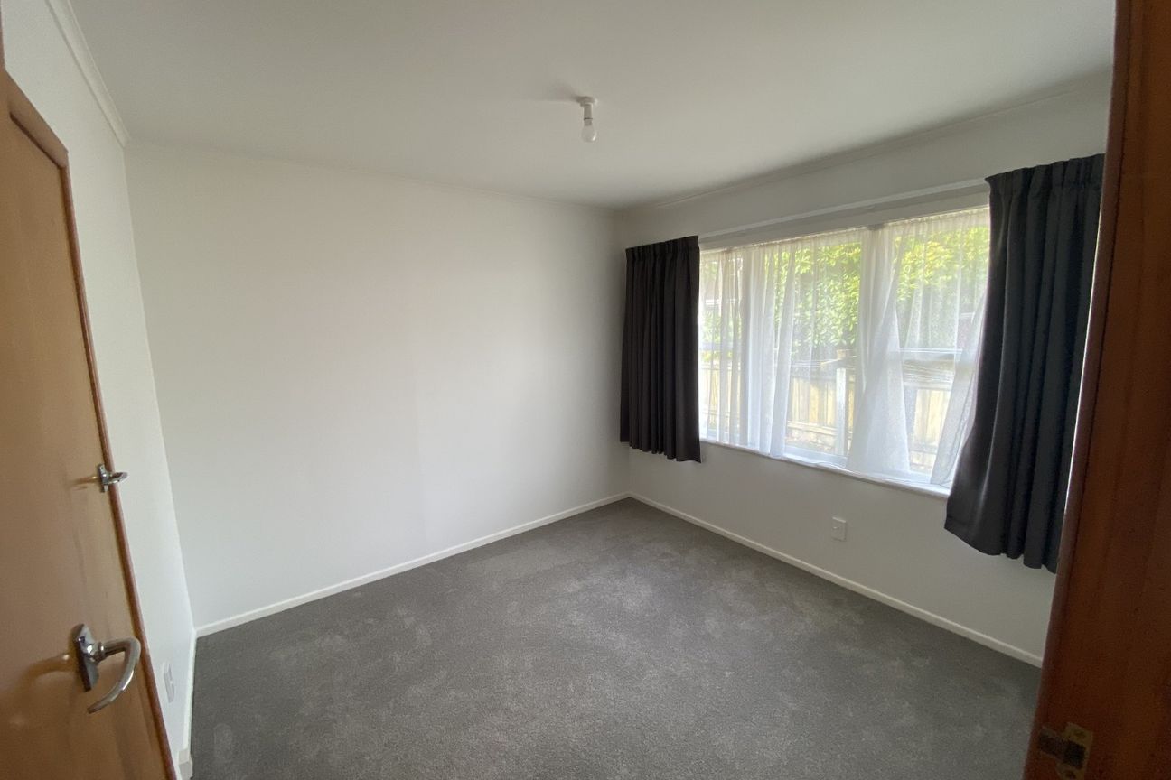 Partly renovated 2 bedroom unit - Widok 6