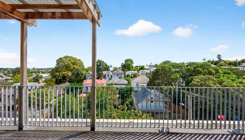 B/34 Douglas , Ponsonby