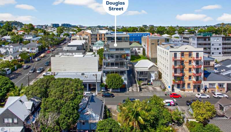 B/34 Douglas , Ponsonby