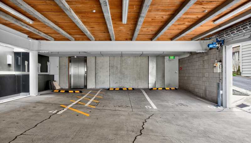 B/34 Douglas , Ponsonby