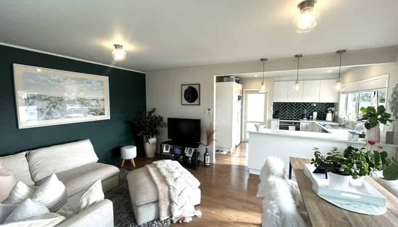 2/2 Maxwelton Drive, Mairangi Bay
