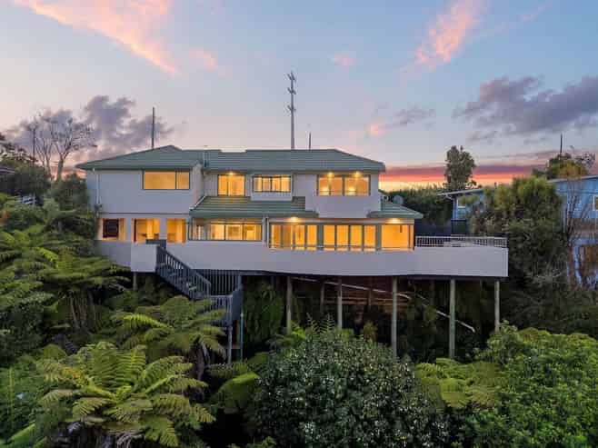 825 East Coast Road, Browns Bay